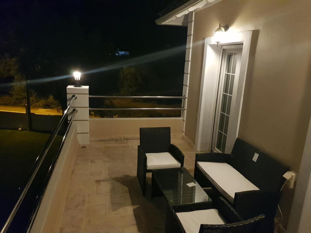 Villa Morris นีดรี ภายนอก รูปภาพ