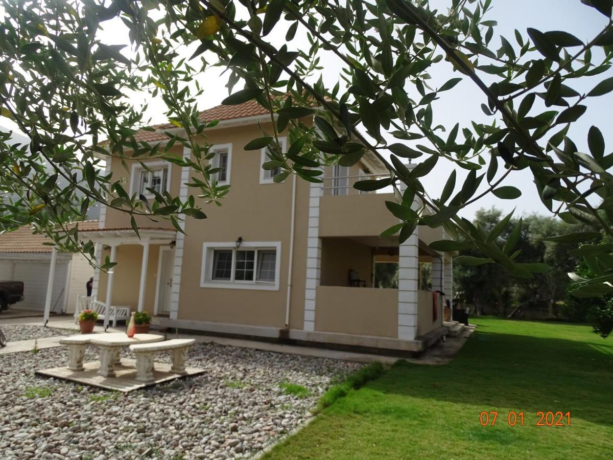 Villa Morris นีดรี ภายนอก รูปภาพ