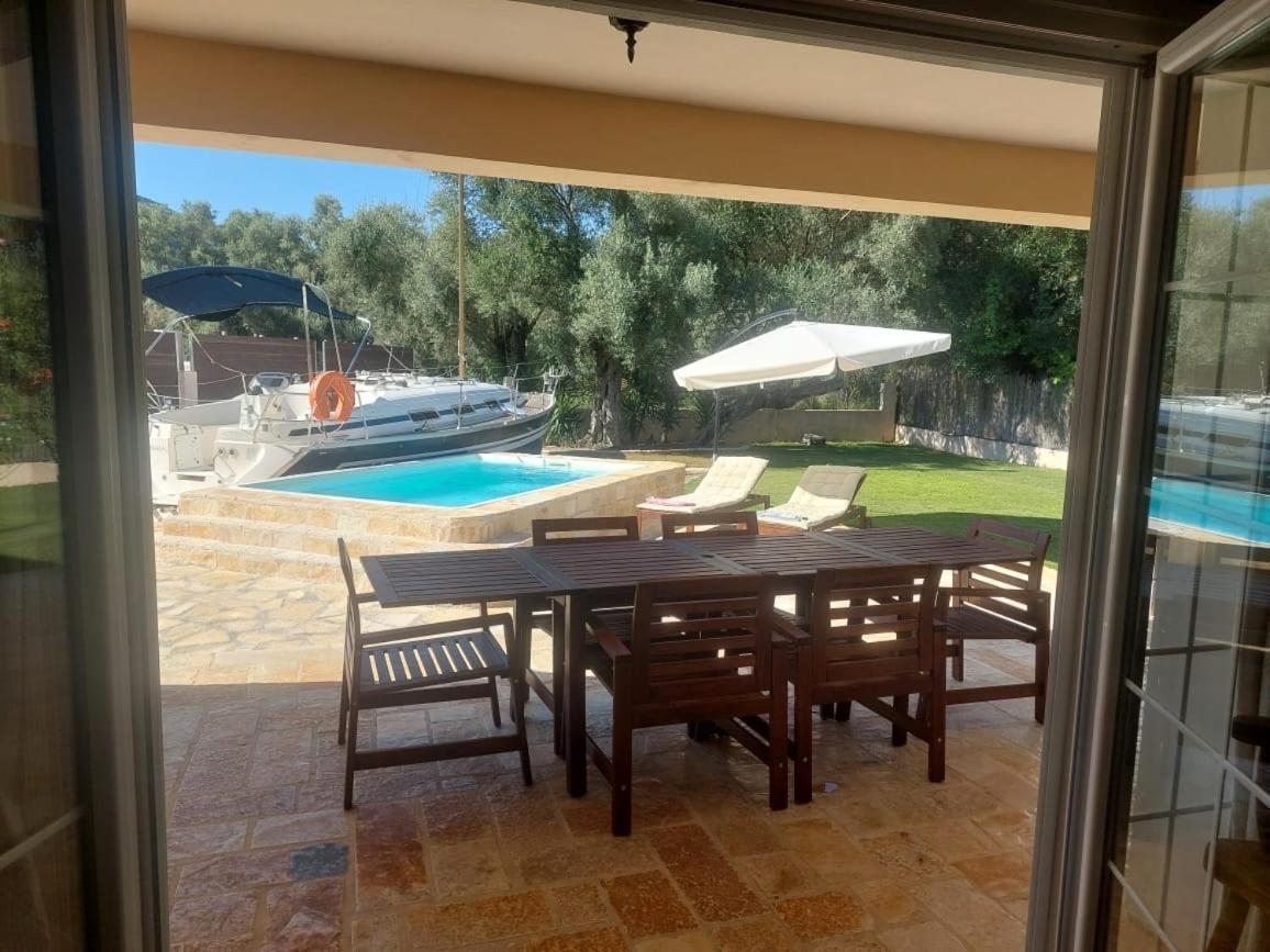 Villa Morris นีดรี ภายนอก รูปภาพ