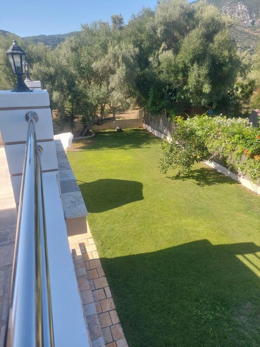 Villa Morris นีดรี ภายนอก รูปภาพ